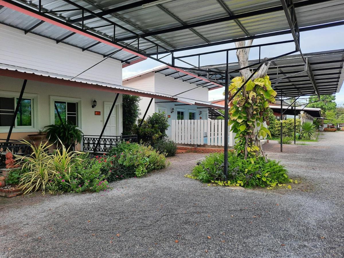 Fancy Carp Resort Cha-Am Buitenkant foto