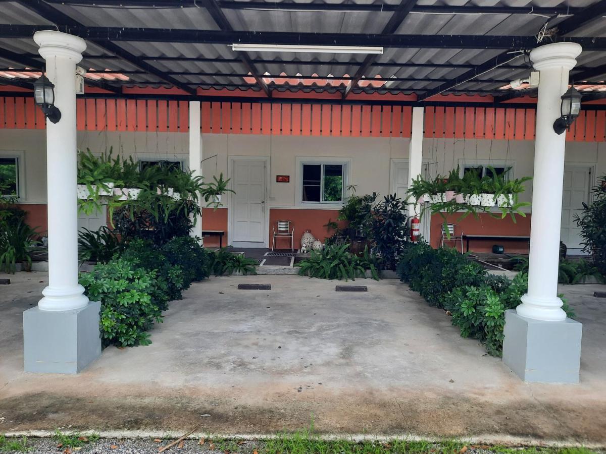 Fancy Carp Resort Cha-Am Buitenkant foto