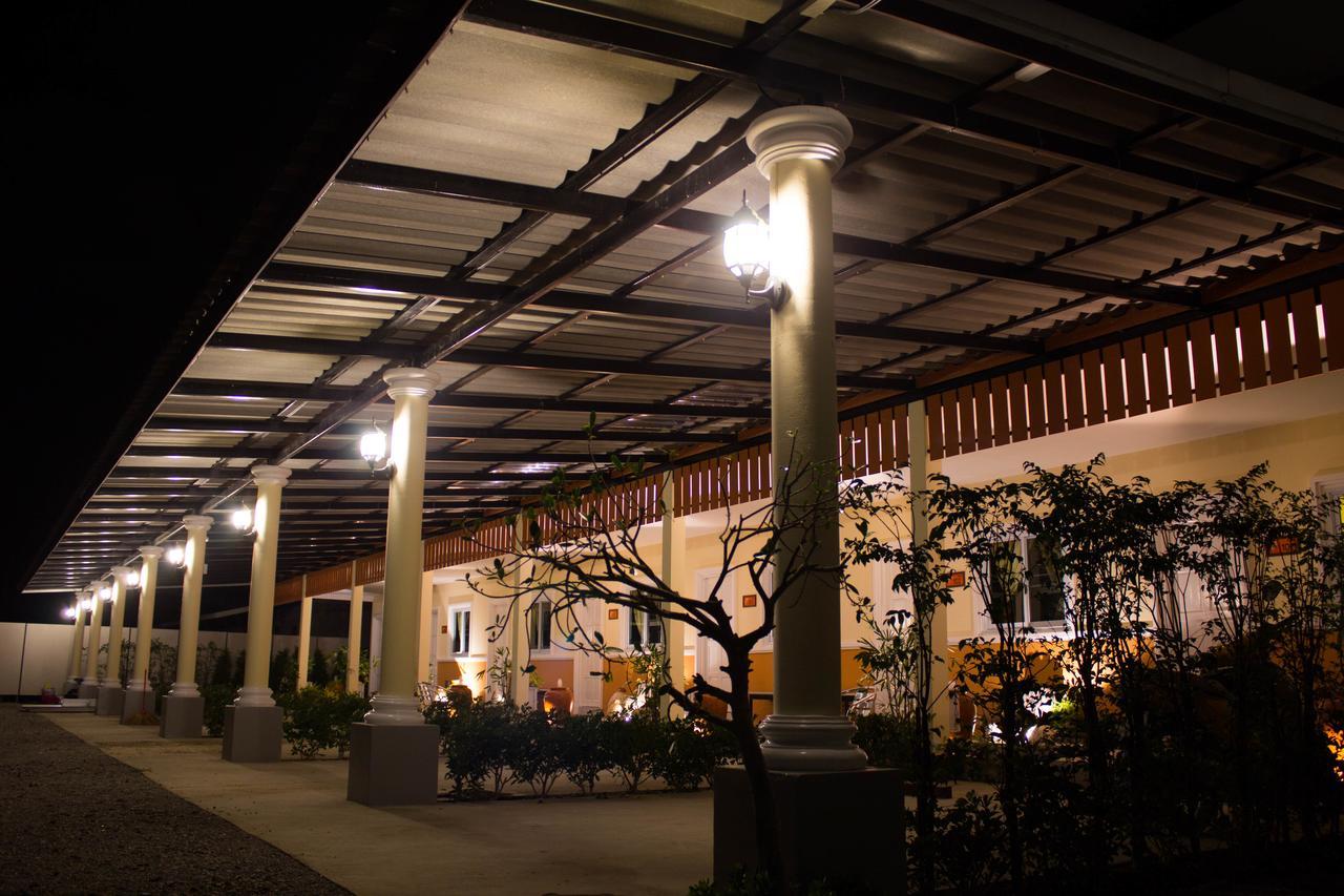 Fancy Carp Resort Cha-Am Buitenkant foto