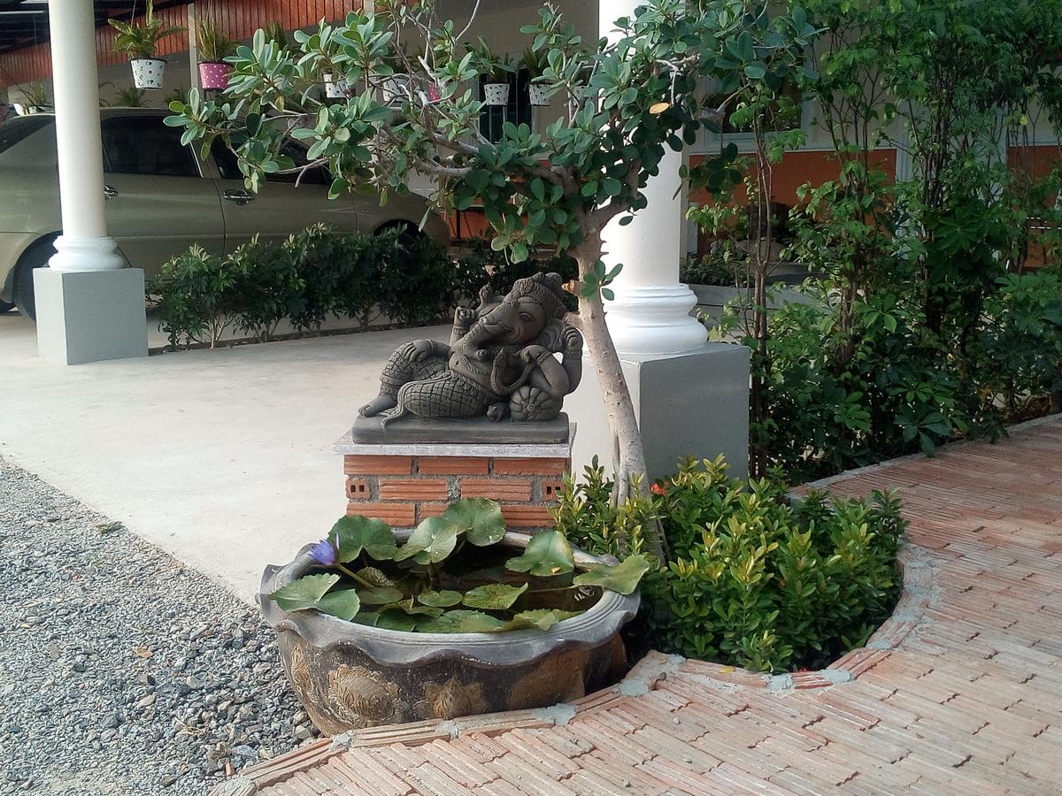 Fancy Carp Resort Cha-Am Buitenkant foto