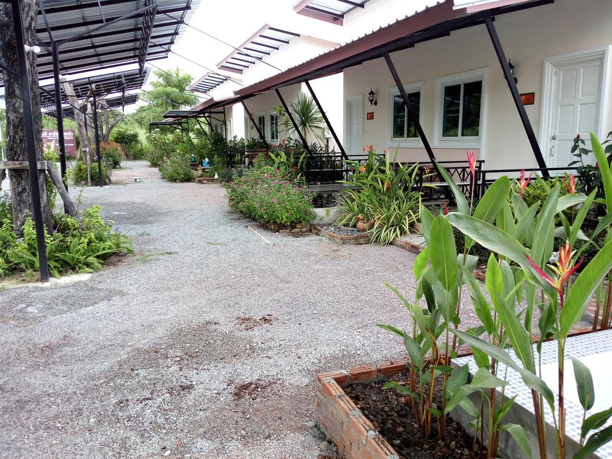 Fancy Carp Resort Cha-Am Buitenkant foto